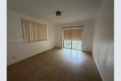 8100 Geneva Ct #241, Doral, FL 33166 - Photo 5