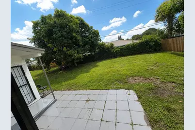 16901 NE 6th Ave, North Miami Beach, FL 33162 - Photo 9