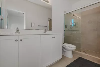 3323 W 106th Ter, Hialeah, FL 33018 - Photo 9