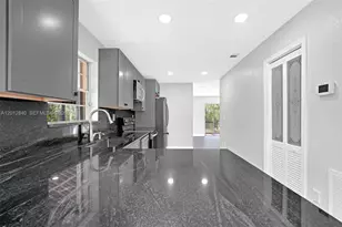 10065 NW 54th Terrace, Doral, FL 33178 - Photo 11