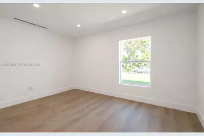 2416 NE 19th Ter, Wilton Manors, FL 33305 - Photo 13