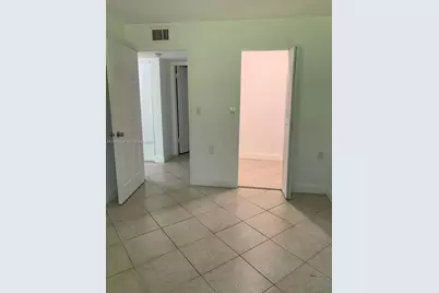 1201 Lake Victoria Dr #V, West Palm Beach, FL 33411 - Photo 13