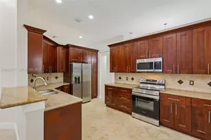 1290 Camellia Ln, Weston, FL 33326 - Photo 11