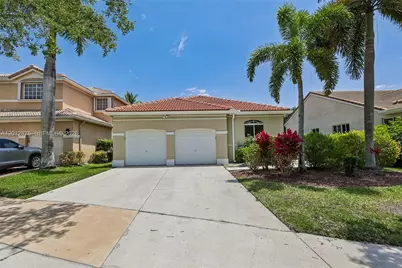 1290 Camellia Ln, Weston, FL 33326 - Photo 3
