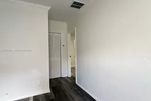 915 N 19th Ave, Hollywood, FL 33020 - Photo 17