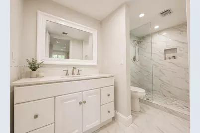 903 Cypress Ter #205, Pompano Beach, FL 33069 - Photo 3