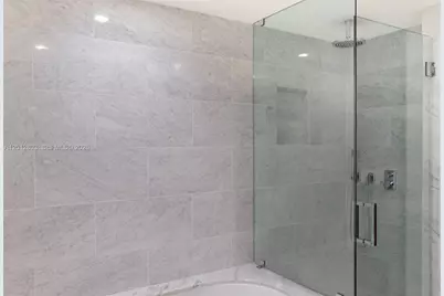 1000 Brickell Plz #3014, Miami, FL 33131 - Photo 13