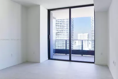 1000 Brickell Plz #3014, Miami, FL 33131 - Photo 9