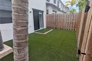 235 SW 159th Ter, Pembroke Pines, FL 33027 - Photo 9