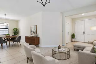 10594 W 35th Ln, Hialeah, FL 33018 - Photo 9