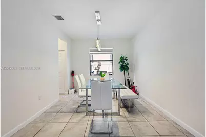 10594 W 35th Ln, Hialeah, FL 33018 - Photo 17
