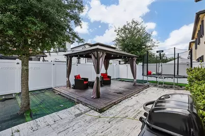 10594 W 35th Ln, Hialeah, FL 33018 - Photo 61