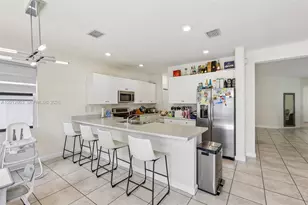 10594 W 35th Ln, Hialeah, FL 33018 - Photo 23