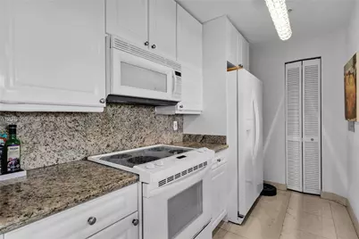 848 Brickell Key Dr #1903, Miami, FL 33131 - Photo 13