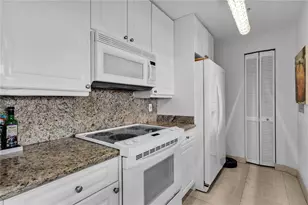 848 Brickell Key Dr, Miami, FL 33131 - Photo 13