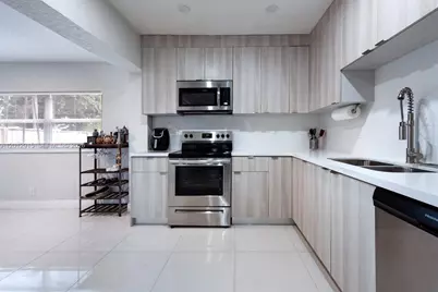 5224 NE 1st Ave, Fort Lauderdale, FL 33334 - Photo 9