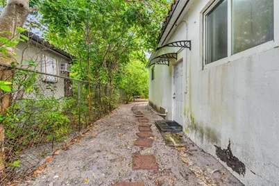 79 NW 143rd St, Miami, FL 33168 - Photo 29