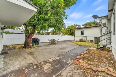 79 NW 143rd St, Miami, FL 33168 - Photo 31