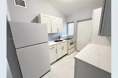 836 NW 12th Ter #2, Fort Lauderdale, FL 33311 - Photo 1