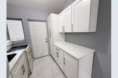 836 NW 12th Ter #2, Fort Lauderdale, FL 33311 - Photo 9