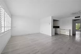 3023 Cambridge B, Deerfield Beach, FL 33442 - Photo 5