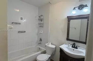 8435 NW 189th Ln, Hialeah, FL 33015 - Photo 5