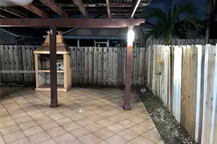 8435 NW 189th Ln, Hialeah, FL 33015 - Photo 7