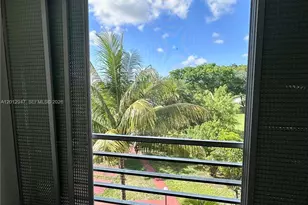 1501 NE 191st St, Miami, FL 33179 - Photo 3
