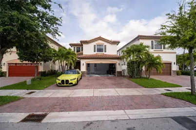 8821 W 34th Ct, Hialeah, FL 33018 - Photo 3