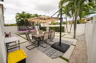 8821 W 34th Ct, Hialeah, FL 33018 - Photo 7