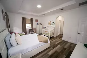 8821 W 34th Ct, Hialeah, FL 33018 - Photo 35