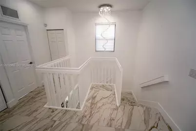 8821 W 34th Ct, Hialeah, FL 33018 - Photo 29