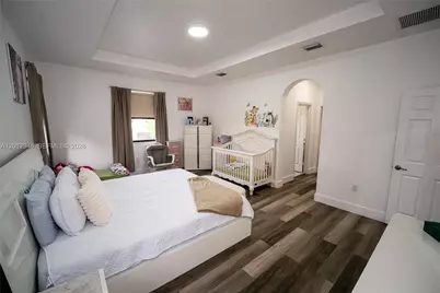 8821 W 34th Ct, Hialeah, FL 33018 - Photo 37