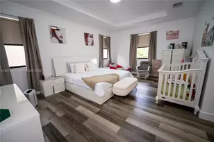 8821 W 34th Ct, Hialeah, FL 33018 - Photo 21