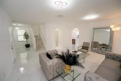 8821 W 34th Ct, Hialeah, FL 33018 - Photo 15