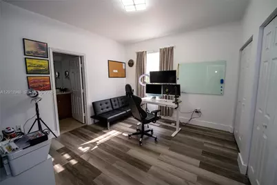 8821 W 34th Ct, Hialeah, FL 33018 - Photo 33
