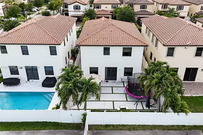 8821 W 34th Ct, Hialeah, FL 33018 - Photo 43