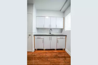 7325 Carlyle Ave #10, Miami Beach, FL 33141 - Photo 11