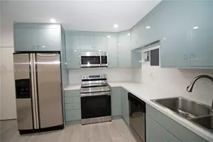240 W Park Dr, Miami, FL 33172 - Photo 13