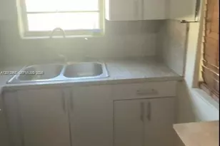 2735 NW 28th St, Miami, FL 33142 - Photo 5