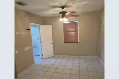 2735 NW 28th St #2735, Miami, FL 33142 - Photo 7