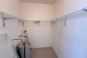 1021 SW 3rd St, Miami, FL 33130 - Photo 9