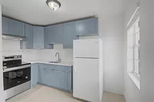 1021 SW 3rd St, Miami, FL 33130 - Photo 3