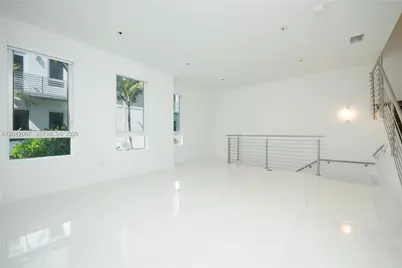 9165 NW 33rd St, Doral, FL 33172 - Photo 9