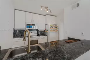 600 NE 36th St, Miami, FL 33137 - Photo 11