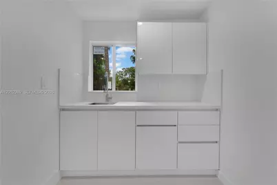521 NW 33rd Ave, Miami, FL 33125 - Photo 23