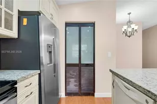 570 Woodgate Cir, Sunrise, FL 33326 - Photo 23