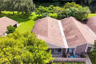 570 Woodgate Cir, Sunrise, FL 33326 - Photo 1