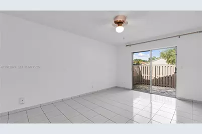 570 Woodgate Cir #A, Sunrise, FL 33326 - Photo 37