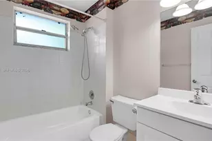 570 Woodgate Cir, Sunrise, FL 33326 - Photo 35